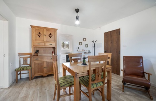 Los Franceses-la Vega House | Holiday Home 'Casa Rural La Ferrera' with Private Pool, Wi-Fi and Air Conditioning