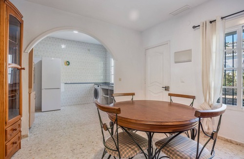 Chiclana de la Frontera House | Holiday Home 'Lolita B' with Shared Pool, Shared Garden and Wi-Fi