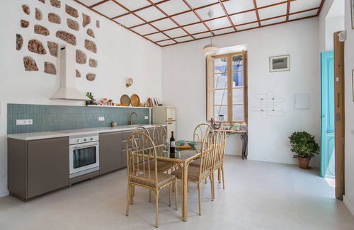 Santa Cruz de Tenerife House | Holiday Home 'Mojo Surf' with Sea Views, Wi-Fi and Air Conditioning