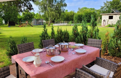 Dobbin-Linstow Apartment | Holiday flat in the countryside