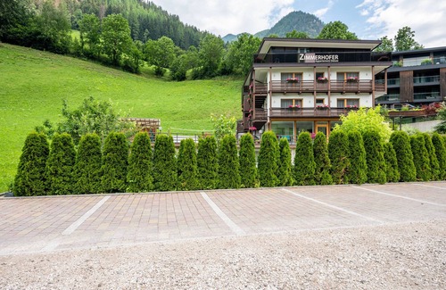 Cadipietra Apartment | Holiday flat 'Zimmerhofer Kristall' with wellness facilities at Hotel Schwarzenstein.