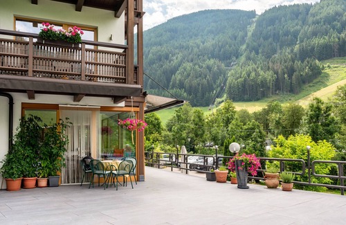 Cadipietra Apartment | Holiday flat 'Zimmerhofer Kristall' with wellness facilities at Hotel Schwarzenstein