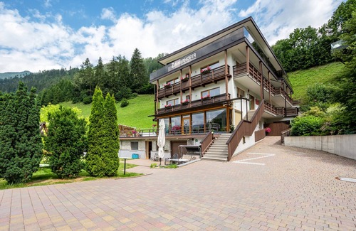 Cadipietra Apartment | Holiday flat 'Zimmerhofer Kristall' with wellness facilities at Hotel Schwarzenstein