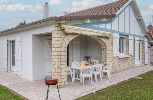 Merville-Franceville-Plage House | Holiday Home Villa Hélios by Interhome