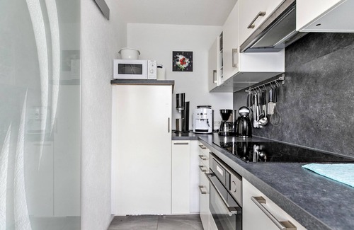 Friedrichskoog-Spitze House | Holiday Home 'Ferienhaus Wind Und Wolke' with Private Terrace, Private Garden and Wi-Fi