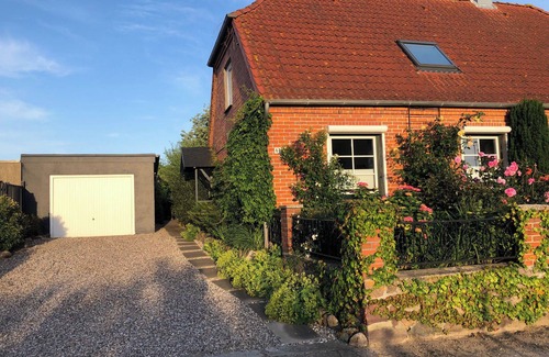 Dannau House | Holiday house with garden in the Baltic Sea