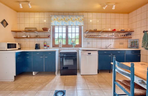 Le Buisson-de-Cadouin House | Holiday Home 'La Bergerie' with Shared Pool, Private Terrace and Wi-Fi