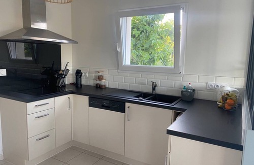 Saint-Gildas-de-Rhuys House | Holiday Home 'Maison Ty Rhuys' with Private Pool, Private Terrace and Wi-Fi