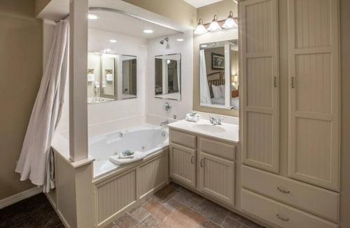 Branson Resort | Holiday Hills 2 Bedroom Resort in Branson MO an IHG Holiday Inn Vacation Club