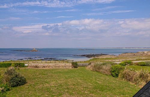 Saint-Pierre-Quiberon House | Holiday Home Maison du Fozo by Interhome