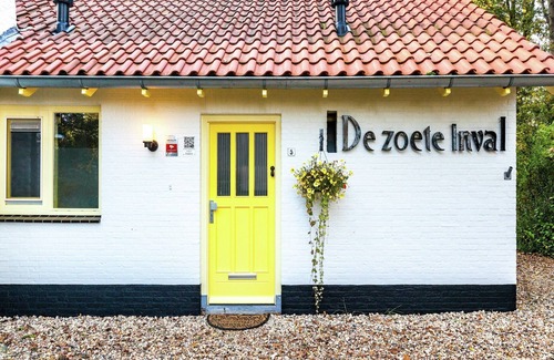 Koudekerke House | Holiday Home in Dishoek near Beach