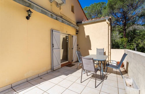 Reynes House | Holiday Home 1 with Mountain View, Air Conditioning