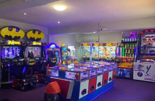 Newquay Apartment | Holiday home 5 minutes from Porth beach