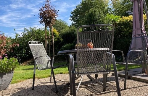 Langscheid House | Holiday Home '83qm, 2 Schlafzimmer' with Private Terrace, Shared Garden and Wi-Fi