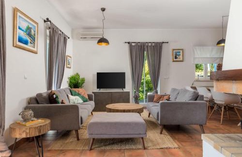 Martina House | Holiday Home Albertina-2 by Interhome