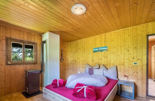 Verano House | Holiday Home 'Almhütte Jägerrast' with Mountain View & Garden