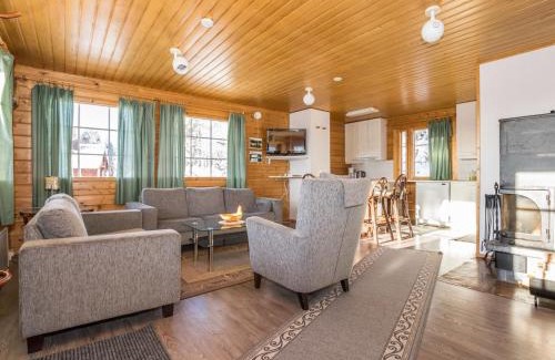 Kehys-Kainuu House | Holiday Home Alppikylä 13a paritalo by Interhome
