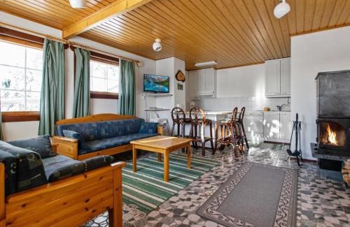 Kehys-Kainuu House | Holiday Home Alppikylä 13b paritalo by Interhome