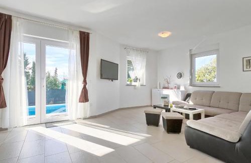 Orbanici House | Holiday Home Amber by Interhome