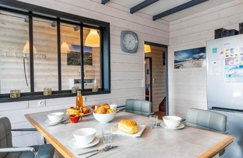 Locquirec House | Holiday Home An Neizh by Interhome