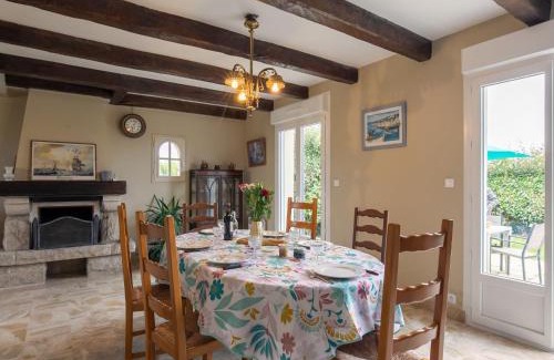 Cleder House | Holiday Home An Theven by Interhome