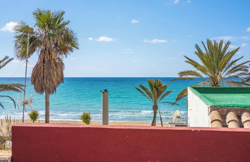 Can Pastilla House | Holiday Home "Ana House" with Sea View, Wi-Fi & Terrace