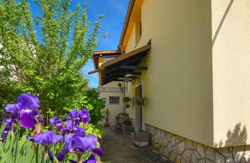 Sveta Jelena House | Holiday Home Andrea by Interhome