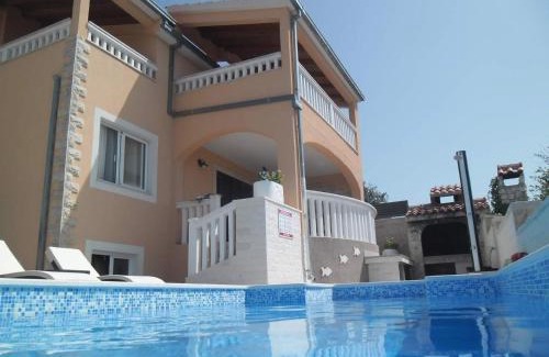 Razanj House | Holiday Home Ante - with pool & gym