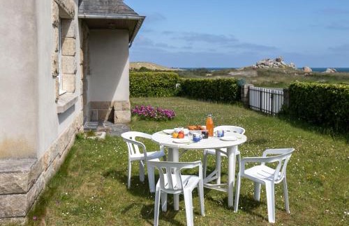 Cleder House | Holiday Home Ar Wellen by Interhome