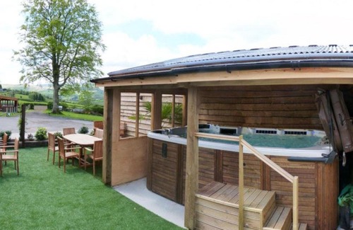 Brecon House | Holiday Home Arren by Interhome
