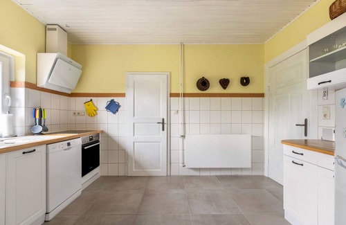 Suederhafen House | Holiday Home 'Auszeit Il Am Deich Auf Nordstrand' with Private Terrace, Private Garden and Wi-Fi