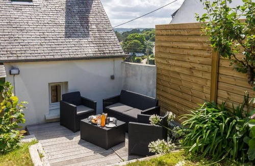 Locquirec House | Holiday Home Belvédère sur la Mer by Interhome