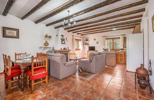 Orgiva House | Holiday Home 'Benizarte' with Mountain View, Wi-Fi and Air Conditioning