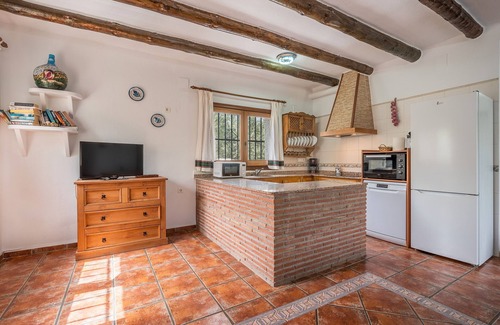 Orgiva House | Holiday Home 'Benizarte' with Mountain View, Wi-Fi and Air Conditioning