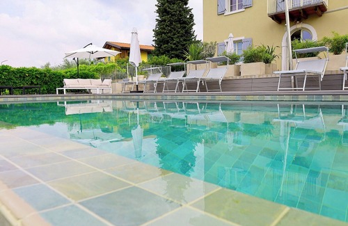Affi House | Holiday Home 'Biancaleo Homes Villa' with Private Pool, Wi-Fi and Air Conditioning