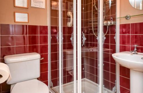 Garn Fadryn House | Holiday Home Brandinery by Interhome