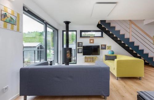 Wiselka House | Holiday Home by Lake Wise ka, Near Baltic Beach