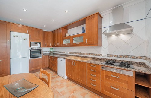 Consell House | Holiday Home "C'an Crespí" with Private Pool & Wi-Fi