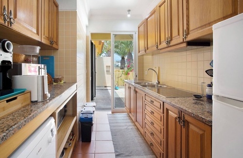 Campo de Baixo House | Holiday Home 'Casa De Férias A 75 Metros Da Praia' with Mountain View