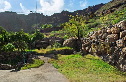 Mogan Apartment | Holiday Home "Casa Almendro" with Mountain View, Pool & Wi-Fi