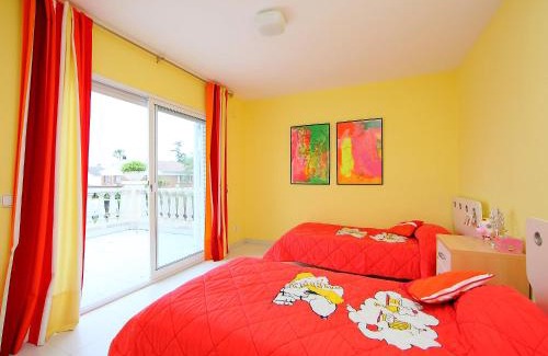 Vilafortuny House | Holiday Home casa Annamaria by Interhome