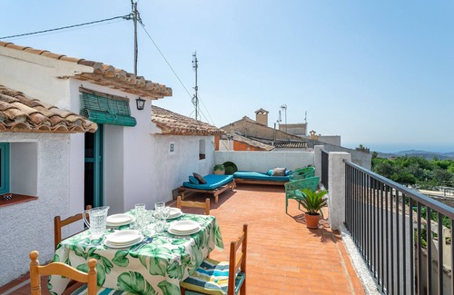 Aigues House | Holiday Home 'Casa Clara' with Sea View, Private Terrace and Wi-Fi