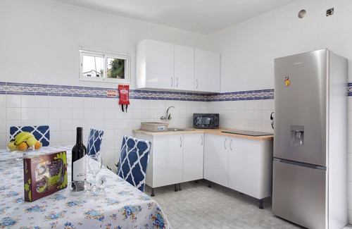Ribeira da Janela House | Holiday Home 'Casa Da Ribeira Da Janela' with Sea View, Wi-Fi and Air Conditioning