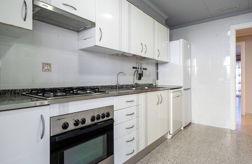 L'Aldea House | Holiday Home 'Casa García' with Balcony, Wi-Fi and Air Conditioning