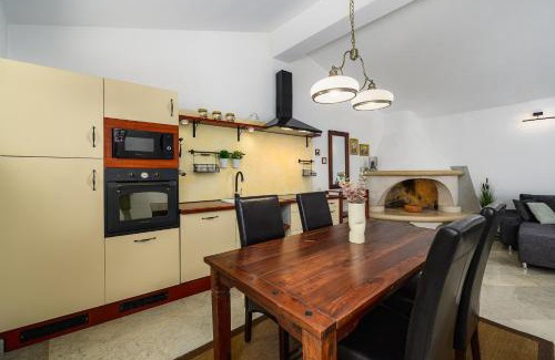 Rakalj House | Holiday Home Casa Pina