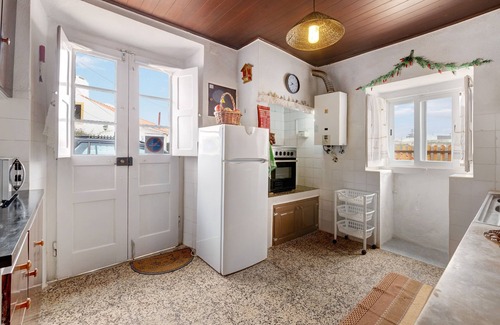 Azenhas do Mar House | Holiday Home 'Casa Sol E Mar' with Sea View, Private Terrace and Wi-Fi