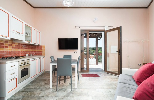 Dorgali House | Holiday Home 'Casa Stella' with Lake View, Wi-Fi and Air Conditioning