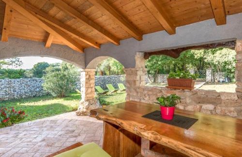 Rebici House | Holiday Home Cetina by Interhome