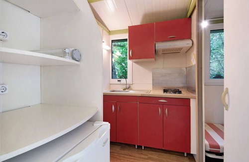 Casarza Ligure House | Holiday Home 'Chalet Nel Bosco' with Sea View, Shared Pool and Wi-Fi