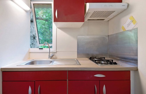 Casarza Ligure House | Holiday Home 'Chalet Nel Bosco' with Sea View, Shared Pool and Wi-Fi